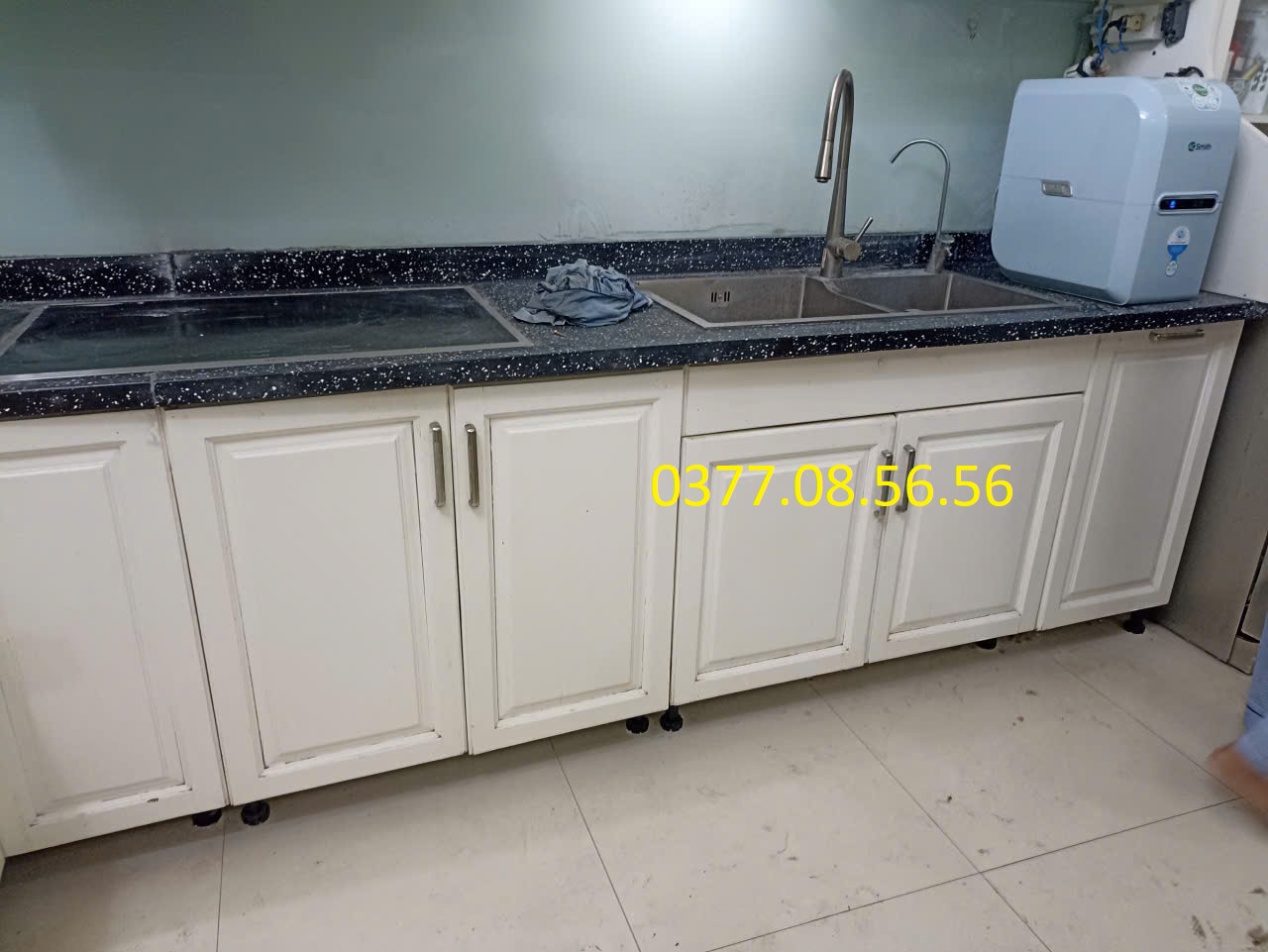 Tủ bếp bị ngấm nước, mục nát 4