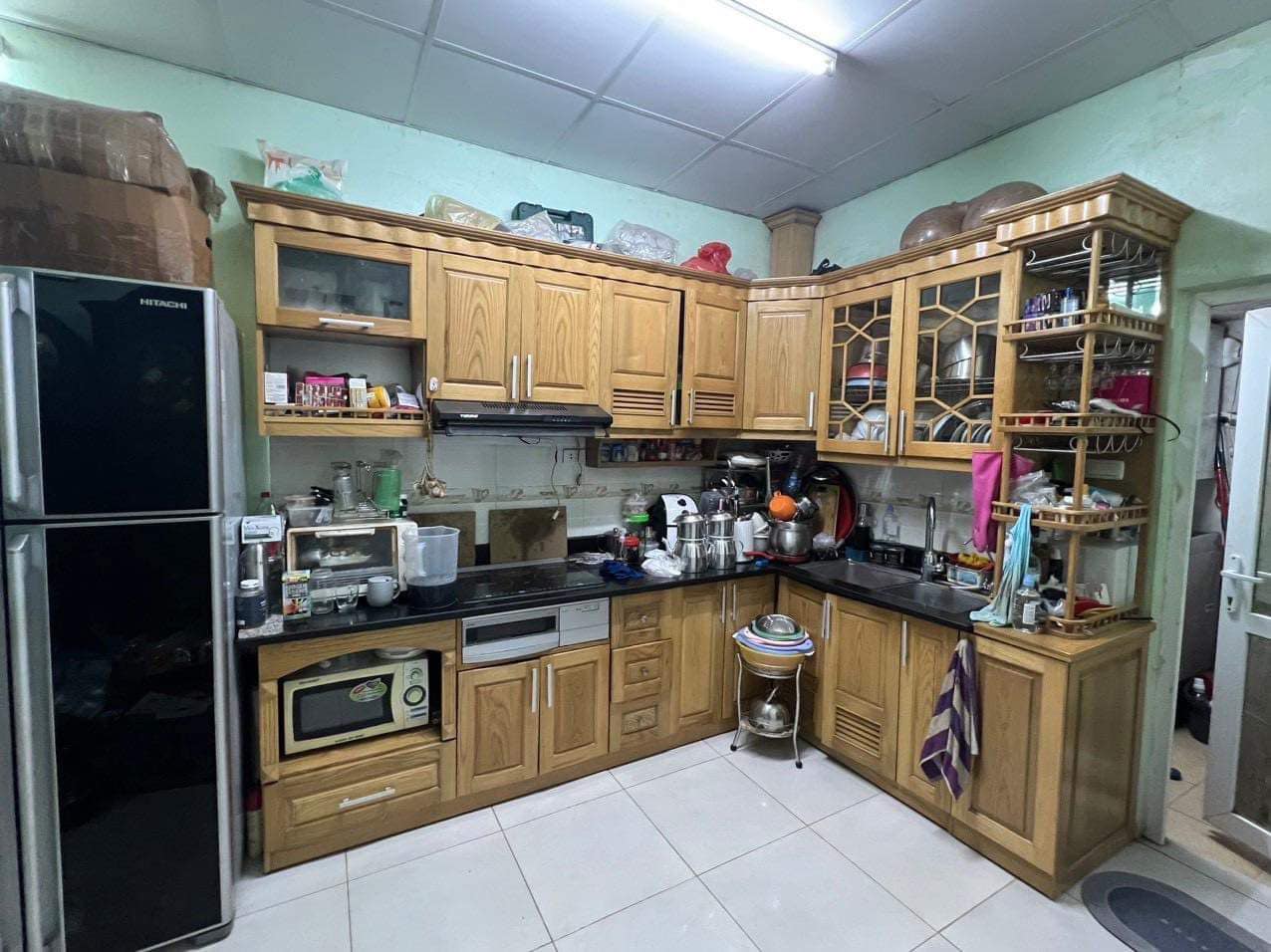 Tủ bếp bị mối ăn 2