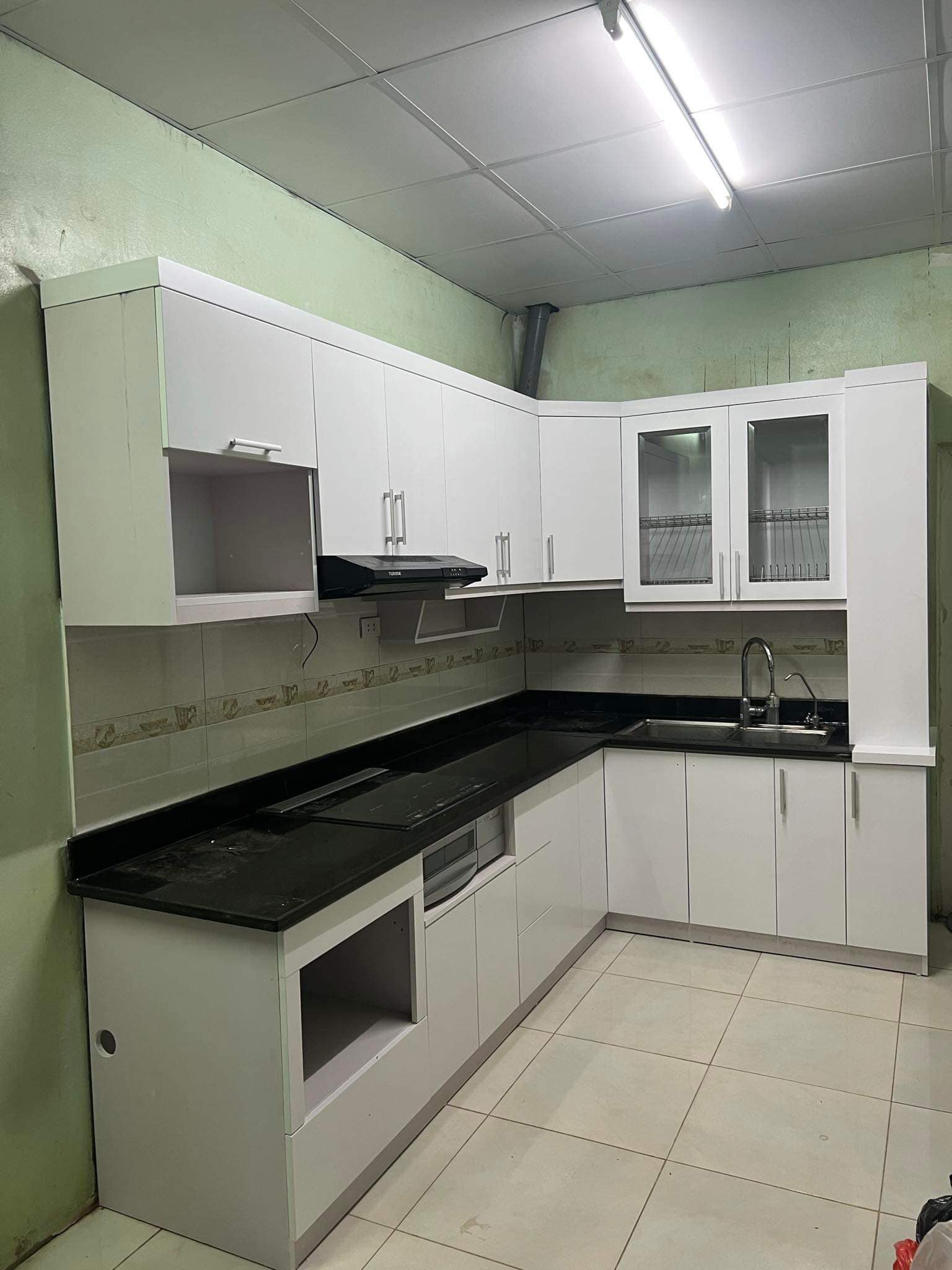 Tủ bếp bị mối ăn 5